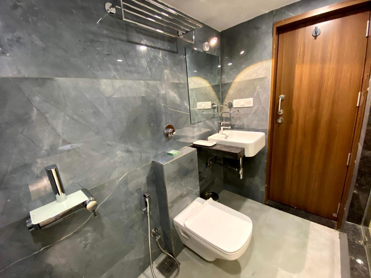 Hotel Unique By Apex Vadodara Extérieur photo